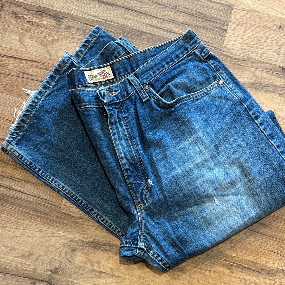 Wrangler Relaxed Fit Blue Jeans